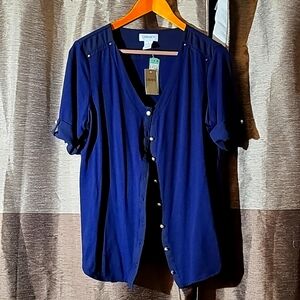 Fabulous accented blouse with beautiful buttons